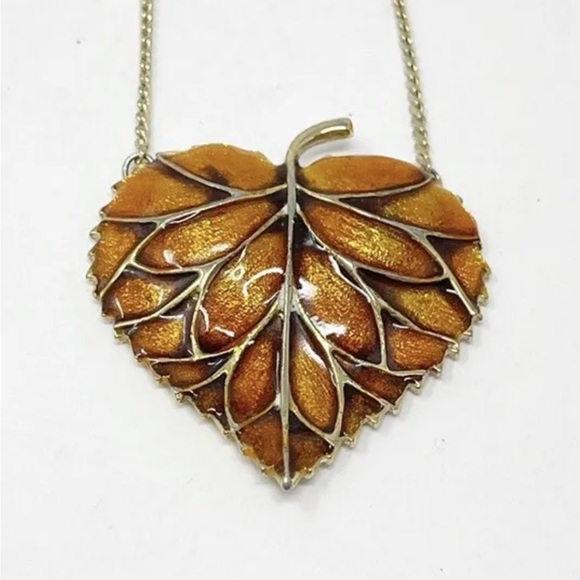 N135 Vintage Gold Tone Orange Black Enamel Leaf Pendant Necklace Fall Autumn 24” - Picture 2 of 8